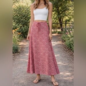 Vintage 90s Red Maxi Skirt White Flowers Size 7/8 ‘Founded 1989 Vintage Blue’